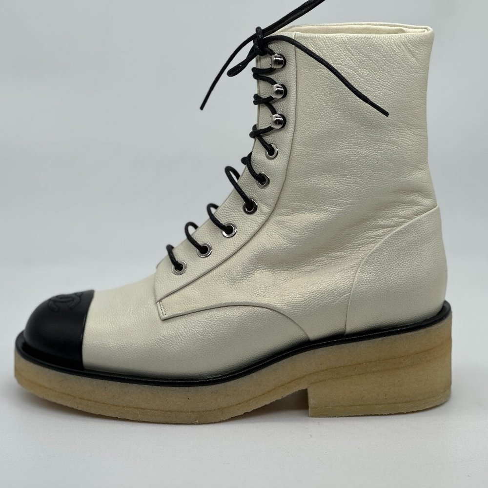 CHANEL 22A Grained Shimmer Leather Lace Up Combat Biker Hiking Ankle Boots - Picture 11 of 16